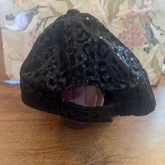 Animal Print Black Mesh Cap - Picture 3 of 4